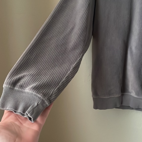 Vintage Liz Claiborne gray velour zip up ribbed sweater! - Picture 4 of 6